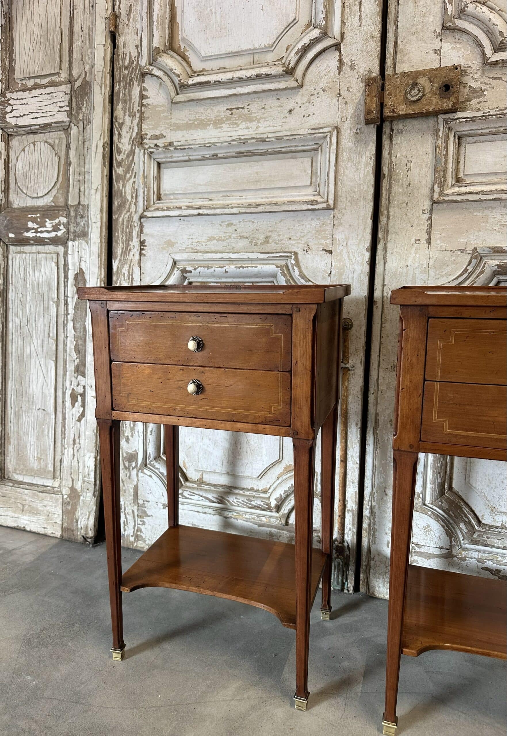 Paire de chevets de style Directoire en merisier 20e siècle – Image 3