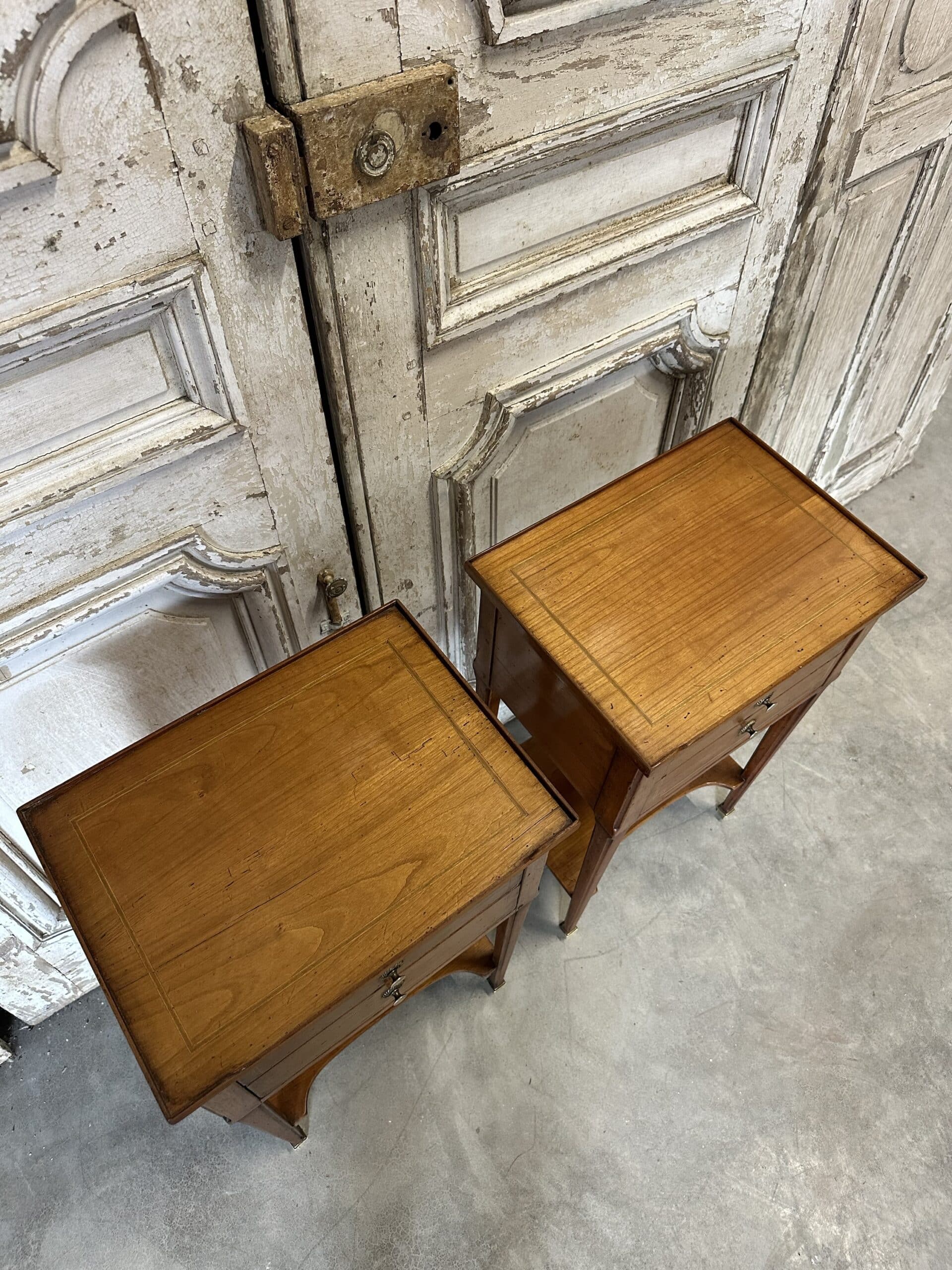 Paire de chevets de style Directoire en merisier 20e siècle – Image 5