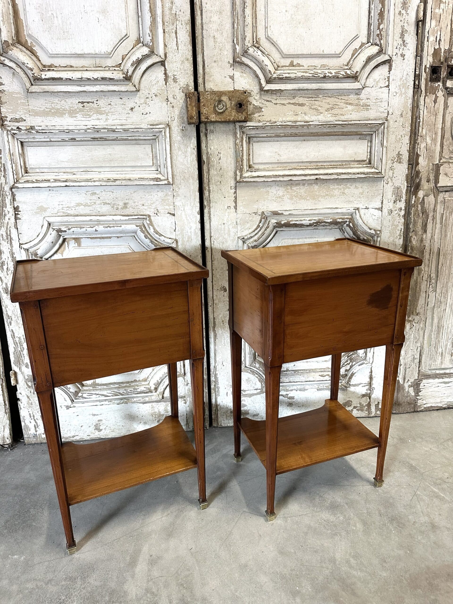 Paire de chevets de style Directoire en merisier 20e siècle – Image 10