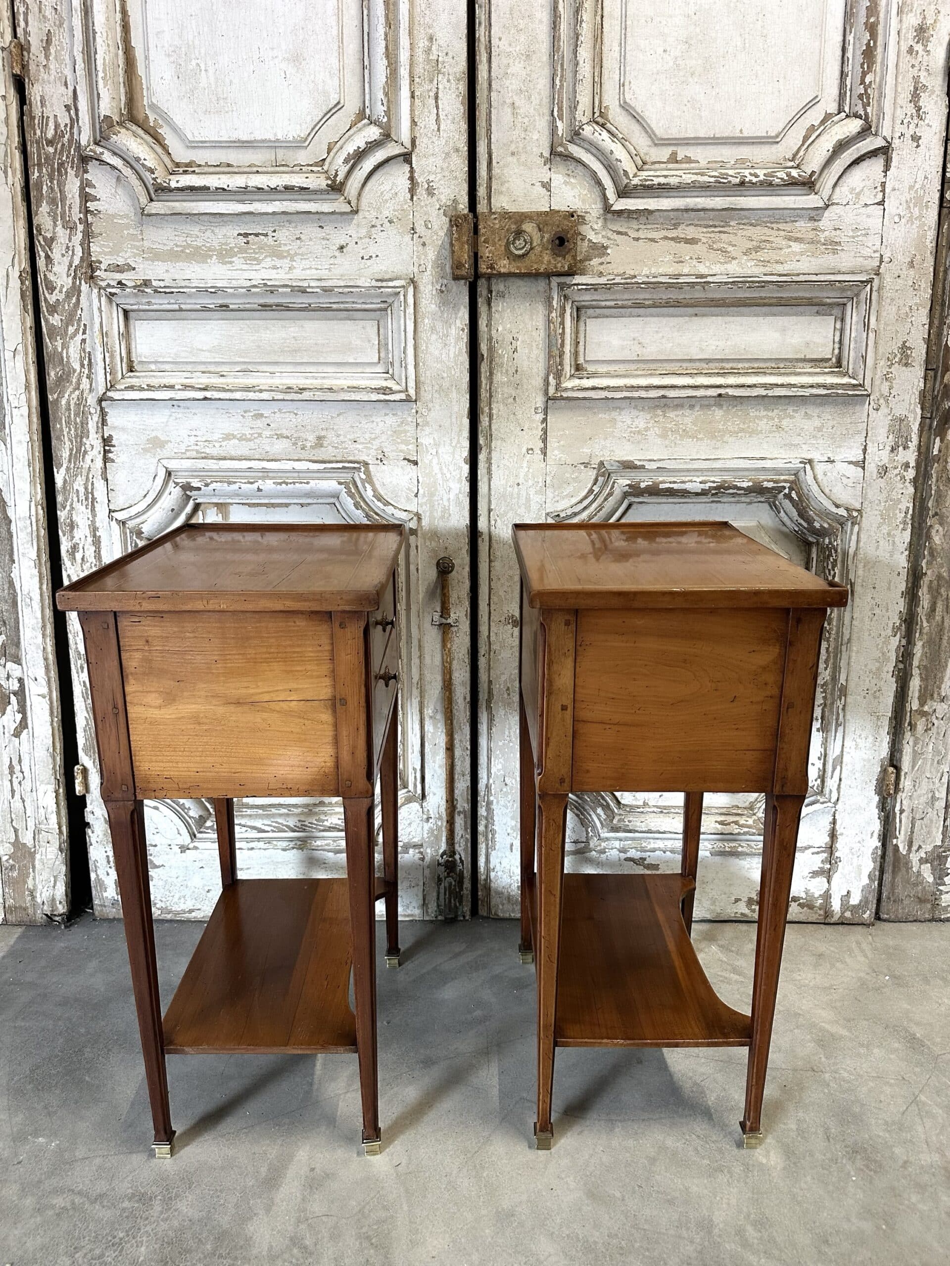 Paire de chevets de style Directoire en merisier 20e siècle – Image 11