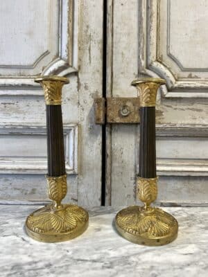 Paire de bougeoirs en bronze époque XIXe siècle