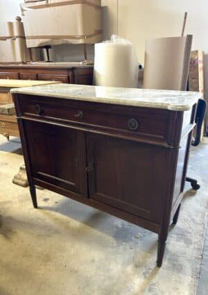 Petit Buffet de style Louis XVI