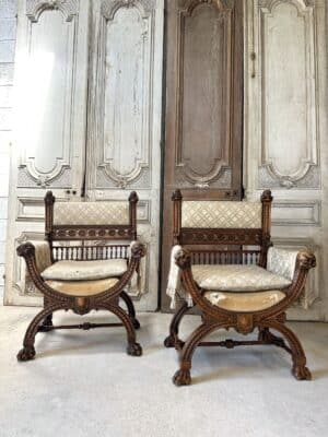 Paire de fauteuils Renaissance fin du XIXe siècle