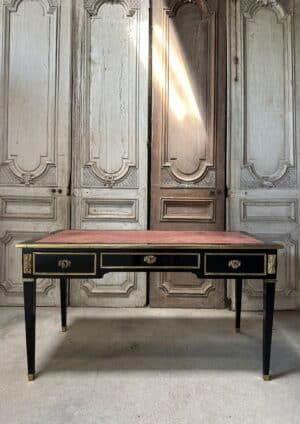 Bureau plat laqué noir style Louis XVI circa 1900